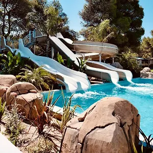 camping-el-garrofer-sitges.catalonia-hotels.com/